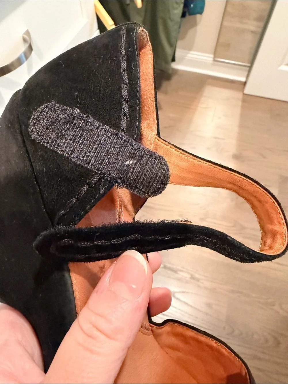 L`AMOUR DES PIEDS ORVA WOMEN'S BLACK KIDSUEDE ANKLE STRAP PUMPS SIZE 8.5